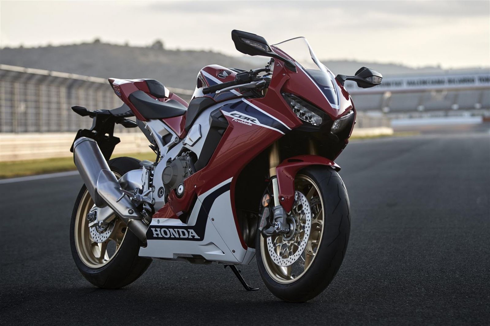 All New Honda Cbr1000rr ที่สุดแห่งยนตกรรมสายพันธุ์สปอร์ตพร้อมขายจริงที่ Motor Show Autodeft 0489